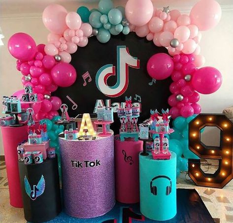 Ideas para decorar una Fiesta Temática de TikTok #FiestaTikTok Tiktok Birthday Party Ideas, Tiktok Birthday Party, Tiktok Birthday, 12th Birthday Cake, 7th Birthday Party Ideas, Jasmine Birthday, Birthday Cakes For Teens, Girls Birthday Party Themes, Tinkerbell Party