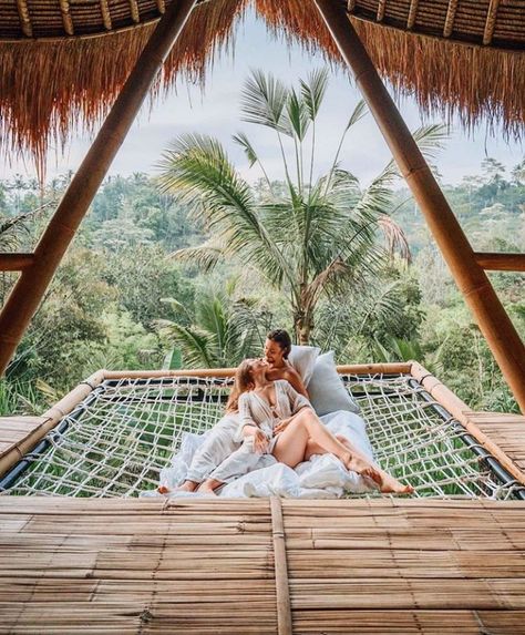 Hammock With Boyfriend, Couples Hammock, Garden Hammock Aesthetic, Two People In Hammock, Hammock In Forest, Voyage Bali, In Front Of House, Tree House Designs, Bamboo House