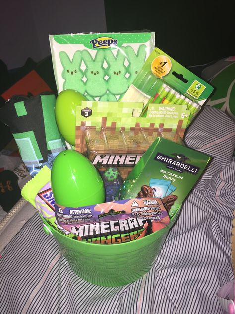 Minecraft Easter Basket for Boys Kids Easter Basket Ideas Boys, Minecraft Easter Basket, Minecraft Easter, Kindergarten Easter, Homemade Easter Baskets, Easter Basket Themes, Creative Easter Baskets, Kids Holidays, Easter Basket Crafts