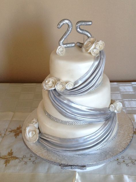 Anniversary Cake 3 Tier, Anniversary Cakes Ideas Couple, Silver Wedding Anniversary Cake, Silver Wedding Anniversary Party, 25th Wedding Anniversary Cakes, Cake 3 Tier, Jubilee Cake, Wedding Cake Simple Elegant, 25 Anniversary Cake