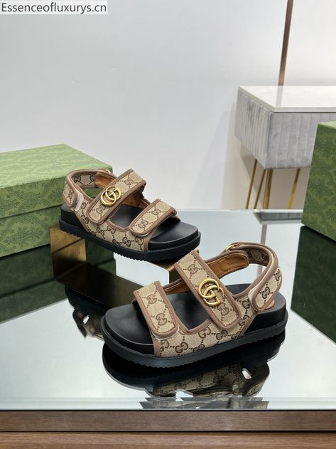 Gucci Beige Ebony Original GG Canvas Slingback Sandals Ralph And Russo Shoes, Thom Browne Shoes, Carvela Shoes, Rene Caovilla Shoes, Moschino Shoes, Roger Vivier Shoes, Celine Shoes, Tom Ford Shoes, Sergio Rossi Shoes