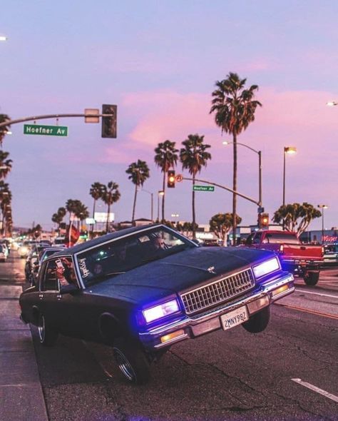 90s California Aesthetic Hip Hop, Blue Hip Hop Aesthetic, Lowrider Hopping, Old School Cars Aesthetic, Old School Aesthetic 90s, Old School Hip Hop Aesthetic, Hip Hop Aesthetic Wallpaper, Hip Hop Aesthetic, Los Angeles Aesthetic