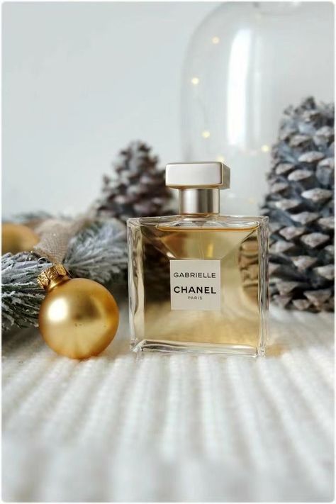 Coco Chanel Mademoiselle, Fragrance Photography, Christmas Campaign, Perfume Photography, Christmas Shoot, Holiday Campaign, Cosmetics Photography, Chanel Perfume, Fragrance Samples