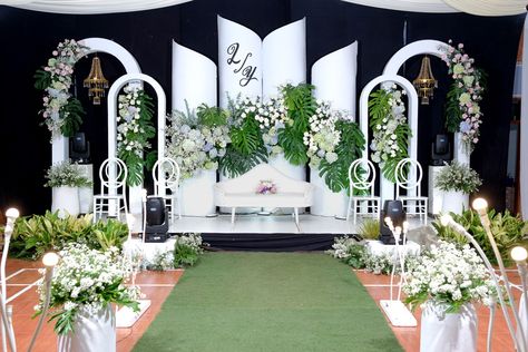 Dekor Pelaminan, Pelaminan Modern, Dekorasi Wedding, Engagement Stage Decoration, Buddha Home Decor, Reception Stage, Wedding Stage Backdrop, Reception Backdrop, Wedding Reception Backdrop