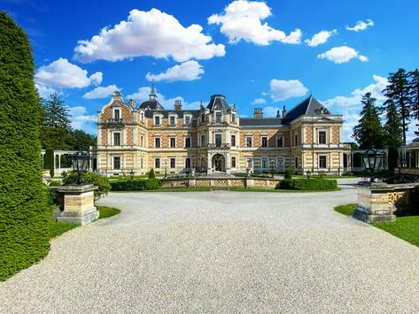 Scenic view of Hermesvilla palace in the Lainzer Tiergarten in Vienna royalty free stock photography Town Home, Scenic View, Vector Logo Design, Stock Photography Free, Image Photography, Scenic Views, Editorial Photography, Vector Logo, Vienna