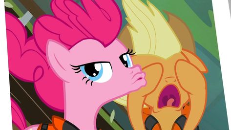 Cursed Mlp, My Little Pony Applejack, Mlp Funny, Mlp Memes, Duck Face, Funny Pix, Mlp Fan Art, Pony Club, My Lil Pony