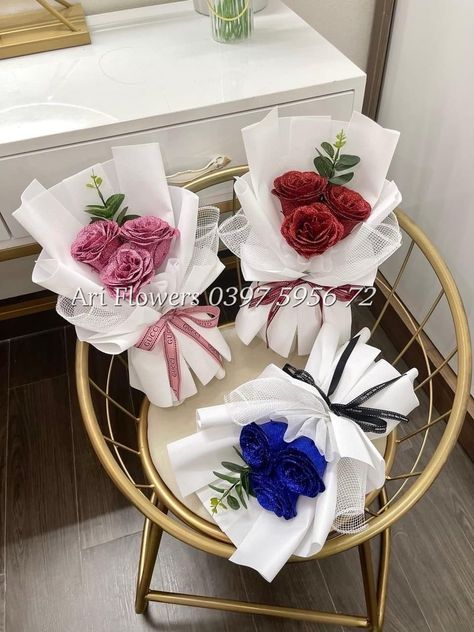 Satin Bouquet, Satin Flowers Diy, Bucket Flower, Flowers Model, Pita Satin, Paper Apple, Ribbon Flowers Bouquet, Diy Bouquet Wrap, Bouquet Tutorial