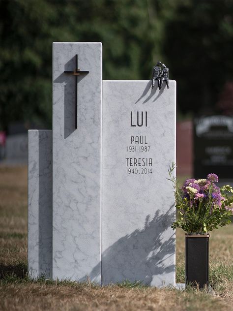 Monument Ideas, Cemetary Decorations, Halloween Cemetery, Granite Memorial, Grave Headstones, Tombstone Designs, Granite Headstones, Cemetery Monuments, Cemetery Headstones