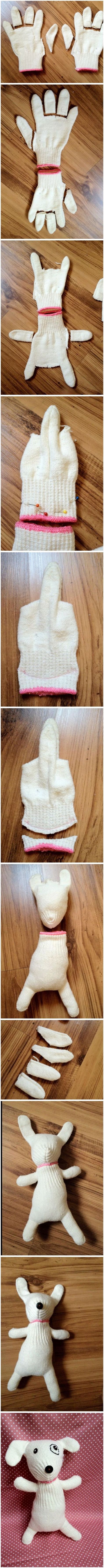 Glove Animals, Diy Gloves, Diy Dog Toys, Sock Toys, Instruções Origami, Sock Crafts, Sock Animals, Universal Monsters, Fun Easy Crafts