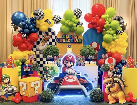 Mario Kart Balloon Garland, Mariokart Birthday Ideas, Mario Kart Birthday Party Decoration, Mario And Luigi Birthday Party, Mario Birthday Party Decorations, Mario Kart Birthday Party, Mario Party Decorations, Mario Kart Birthday, Super Mario Bros Party Ideas