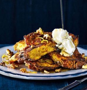 How to make panettone - delicious. Magazine Panettone Pudding, Panettone French Toast, Christmas Breakfast Recipes, Panettone Recipe, Chef School, Walnuts Recipe, Easy French Toast Recipe, Christmas Breakfast Recipe, Italian Pastries