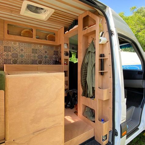 Camper Van Garage Ideas, Vanlife Storage, Easy Wood Projects For Beginners, Renault Master Camper, Van Closet, Van Cabinets, Campervan Storage, Small Camper Vans, Converted Vans