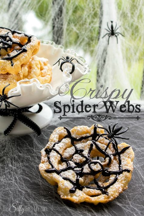 Crispy Spider Webs {Mini Funnel Cakes} - This Silly Girl's Life Mini Funnel Cakes, Spider Treats, Delicious Halloween Treats, Diy Halloween Treats, Fun Halloween Treats, Funnel Cakes, Hallowen Ideas, Halloween Goodies, Spider Webs