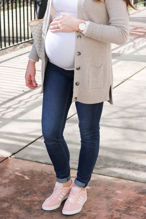 728f206c2a01bf572b5940d7d9a8fa4cdesc48555030ri Comfy Jeans Outfit, Pink Tennis Shoes, Pink Tennis, Spring Maternity, Winter Maternity, Casual Maternity, Comfy Jeans, Bump Style, Maternity Style