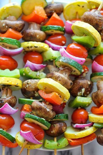 Vegetable Kabobs - These marinated fresh veggie kabobs are packed with tons of flavor - perfect as a healthy side dish to any meal! Vegetable Screwers, Veggie Screwers, Grill Kabobs, Grill Veggies, Grilled Kabobs, Vegeterian Dishes, Vegetable Kebabs, Veggie Kabobs, Vegetable Kabobs