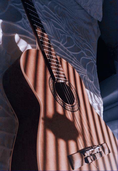 Acoustic Guitar For Beginners, Enya Music, Best Guitar For Beginners, Guitar Tabs Acoustic, Liz Phair, Acoustic Guitar Photography, Kevin Parker, Music Instruments Guitar, Jenny Lewis