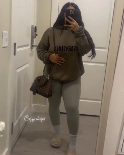 Follow @mwahfeedzz for more Essentials hoodie outfits 🧥 Tiktok: @mwahfeedzz (link in bio) #explorepage✨ ##trending #viralpost #advicepage #tiktok #like #share #comment #repost #backtoschool #outfitideas #outfitideas4you #hoodieseason #hoodies #essentials #designersarees Oversized Hoodie Outfit Black Women, Outfits For Small Chest, Hoodies Essentials, Hoodie Outfit Black Women, Amazon Hoodies, Essentials Hoodie Outfit, Oversized Hoodie Outfit, Casual Lounge Wear, Hoodie Outfits