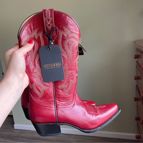 Brand New With Tags Size 8 Homesteading Animals, Red Cowboy Boots, Ankle Cowboy Boots, Harness Boots, Red Boots, Cowboy Boots Women, Boots Women, Girls Boots, Womens Boots Ankle