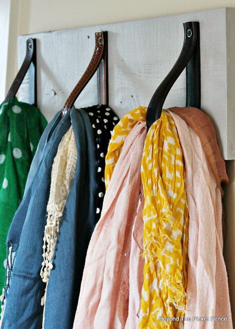 DIY Scarf Hanger in 30 Minutes or Less at Beyond The Picket Fence http://bec4-beyondthepicketfence.blogspot.com/2015/02/scarf-hanger-in-30-minutes-or-less.html Diy Scarf Hanger, Scarf Rack, Hanging Scarves, Scarf Storage, Scarf Organization, Scarf Hanger, Ideas Para Organizar, Small Closets, Diy Scarf