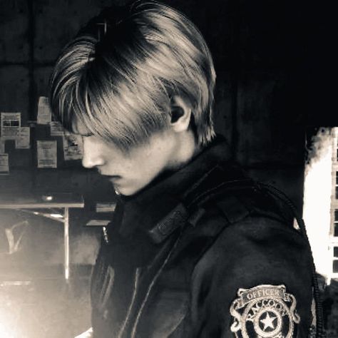 Leon Icon Resident Evil, Leon Pfp, Re Biohazard, Resident Evil Icons, Leon Resident Evil, Leon Scott, Resident Evil Leon, The Boy Is Mine