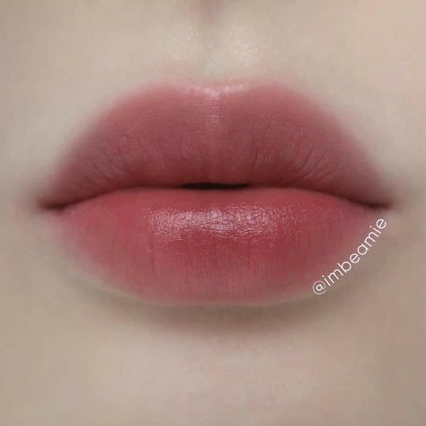 Sassy Aesthetic, Aesthetic Kiss, Kiss Sticker, Lips Inspiration, Korean Lips, Bentuk Alis, Lips Photo, Makeup Lips, Perfect Lips