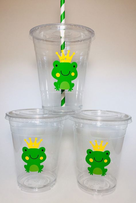 Frog Themed Birthday Party, Frog Party Theme, Frog Party Ideas, Picnic Party Decorations, Frog Birthday Party, Princess Favors, Leap Year Birthday, Frog Party, Frog Birthday