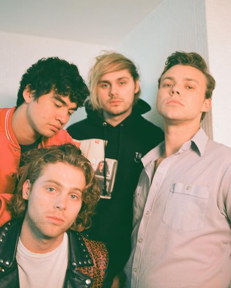 tmrw on Instagram: “Our volume #25 cover boys @5sos talk #Youngblood - the vibe “can be many things” says @ashtonirwin, “it’s like an attitude for me.”…” 5sos Wallpaper, 5sos Imagines, 5sos Luke, 5sos Pictures, Calum Thomas Hood, Smile And Wave, Ashton Irwin, Five Seconds Of Summer, Michael Clifford