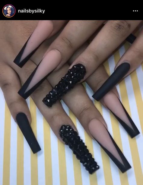 Acrylic Nails Black French, Acrylic Nails Black, Nails Black French, Long Black Nails, Black Coffin Nails, Matte Black Nails, Black Acrylic Nails, Red Acrylic Nails, Curls Hairstyles