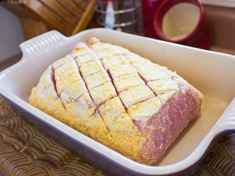 Peameal Bacon Roast, Pork Roast Crock Pot Recipes, Bacon Recipes For Dinner, Cornmeal Recipes, Peameal Bacon, Maple Syrup Glaze, Roast In The Oven, Pot Roast Crock Pot Recipes, Bacon In The Oven