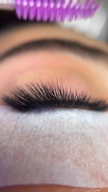 Lash Extensions😍 Siga @ciliosdebonecareal Eyelash Extensions Photography, Lash Photography, Eye Lash Photography, Eyelashes Extensions, Eyelash Extentions, Eyelash Sets, Keratin Hair, Personal Brand, Lash Extensions