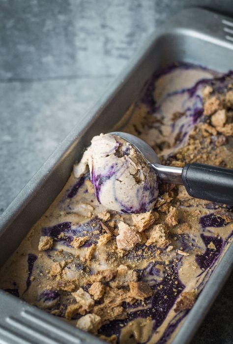 Peanut butter and blueberry ‘no-churn’ ice cream with french toast sourdough | Rainbow Nourishments Banana Brownies Healthy, Peanut Butter And Blueberry, Vegan Ice Cream Recipes, Toast Sourdough, Vegan Ice Cream Cake, Healthy Chocolate Ice Cream, Best Vegan Ice Cream, Vegan Nice Cream, Dairy Free Coffee