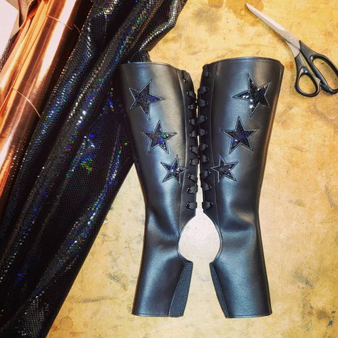 Monochrome sparkle on the Classic Black Aerial Boots Custom made @isabellamars ________ #aerialboots #aerialist #trapezeartist #circusartist #aerialistsofig #gaiters #trapezeboots #isabellamars #aerialgaiters #spats #guetres #handmadeboots #customboots #leathergaiters #starboots #blackstars #circusboots #circuslove Aerial Boots, Trapeze Artist, Star Boots, Circus Performers, Custom Boots, September 28, Classic Black, Circus, Mars