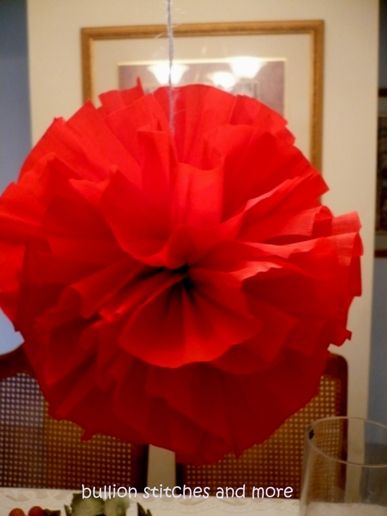 Birthday Decorations Ideas, Crepe Paper Decorations, Xmas Carols, Paper Pom Pom, Paper Pom Poms, Birthday Crafts, Mum Birthday Gift, Birthday Gifts For Sister, Birthday Diy