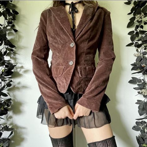 Goblincore Academia, Velvet Blazer Outfit, When You're In Love, Fairycore Grunge, 90s Runway Fashion, Witchy Fashion, Lapel Jacket, Corduroy Blazer, Vintage Fits