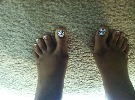 Cheetah print and French tip nails. French Tip Cheetah Print Nails, Cheetah Print French Tips, French Tip Nails Cheetah, French Cheetah Nails, Cheetah Print Tips Nails, Nail Gems, Tip Nails, Gem Nails, French Tip Nails