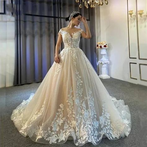 New Beach Wedding Gown / Beautiful lace A line wedding Dress Court Wedding Outfit, Cute Wedding Dresses, Miranda Dress, Court Wedding, Applique Wedding Dress, Wedding Dresses Beaded, 2024 Wedding, Evening Dresses For Weddings, Beaded Wedding