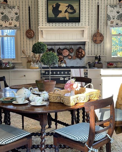 Old English Dining Room, English Dining Room, Dream House Layout, Marble Bench, California Street, Traditional Eclectic, Old Table, Curtains And Blinds, Dining Room Cozy