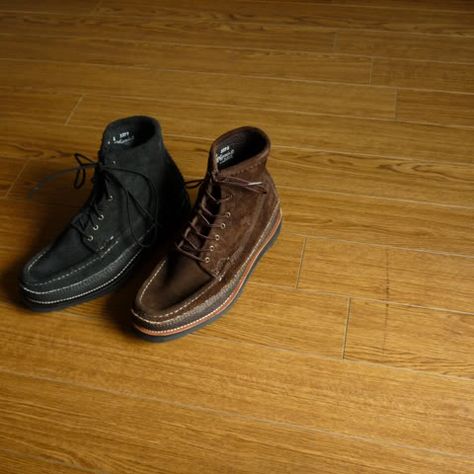 Russell Moccasin, Mens Boots Fashion, Leather Work, Nice Things, Archipelago, Casual Boots, Men's Style, Leather Working, Boys Shoes