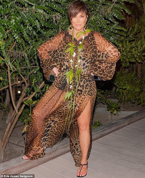 'Incredible memories': Kris Jenner relived Kim Kardashian's controversial birthday getaway on Friday Kris Jenner Birthday, Kris Kardashian, Kim Kardashian Home, Kris Jenner Style, Island Birthday, Birthday Getaway, Kardashian Home, Throwback Photos, Jungle Fever