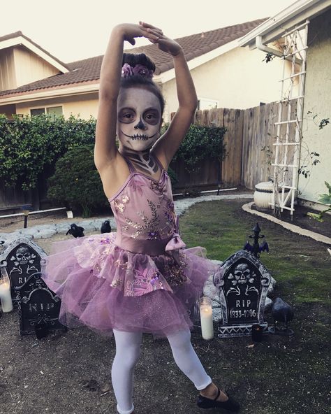 Skeleton ballerina Creepy Ballerina Costume, Skeleton Ballerina Costume, Zombie Ballerina Makeup, Scary Ballerina Costume, Halloween Ballerina Costume, Dead Ballerina Costume, Zombie Ballerina Costume, Skeleton Princess, Halloween Ballerina