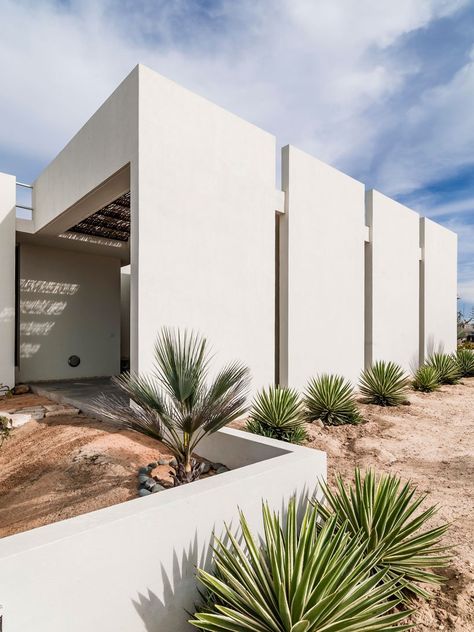 Architecture Masterpiece, Installation Architecture, Minimal Architecture, Architecture Modern, Studios Architecture, Architecture Ideas, Desert Homes, Modern Architecture House, Design Exterior