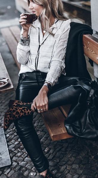 Rock 'n' Roll Style ★ #mikutas Rock And Roll Chic, Rock And Roll Dresses, Weekend Outfit Ideas, Glam Grunge, Rock And Roll Girl, Outfit Ideas Winter, Roll Dress, Rolled Jeans, Rock N Roll Style