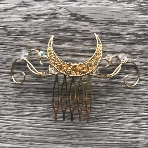 Gold moon hair comb   #moon #sailormoon #princessserenity #haircomb #bridalcomb #bridaljewelry #bridalcomb #comb #moonchild #hairbling #bridal #weddingaccessory #weddingaccessories #handmade #gold #goldcomb #moongoddess #selene Celestial Hair, Sailor Moon Wedding, Moon Accessories, Moon Hair, Elf Ear Cuff, Magical Accessories, Moon Wedding, Bridal Comb, Gold Moon