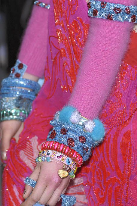 Aesthetic Labels, Estilo Kitsch, Eccentric Fashion, Kitsch Fashion, Future Punk, Meadham Kirchhoff, Fruits Magazine, Oc Inspiration, Dream Land