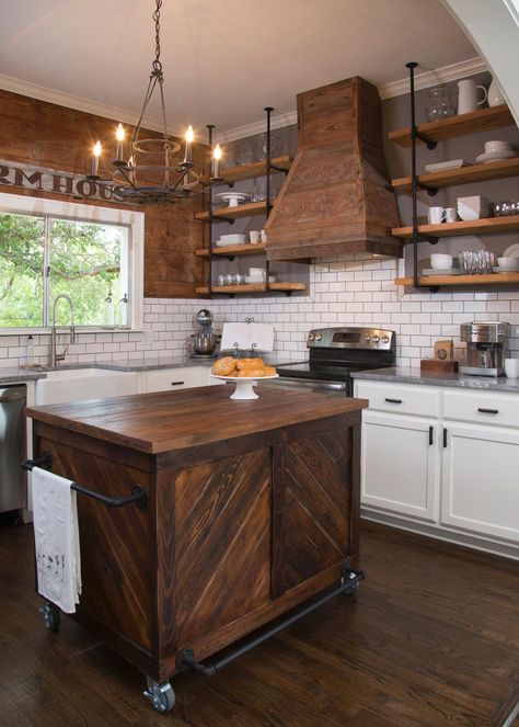 Fixer Upper: A Craftsman Remodel for Coffeehouse Owners | HGTV's Fixer Upper With Chip and Joanna Gaines | HGTV Stile Joanna Gaines, Dapur Rustic, Craftsman Remodel, Farmhouse Kitchen Island, 아파트 인테리어, Trendy Kitchen, Large Kitchen, Kitchen Remodel Idea, Kitchen Makeover