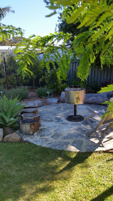 Crazy Paving Fire Pit, Crazy Pave Fire Pit, Crazy Paving Patio, Crazy Paving Ideas, Circle Garden, Paver Fire Pit, Pool Paving, Outdoor Improvements, Fire Area