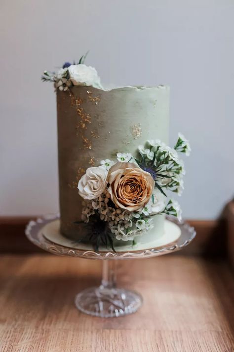 28 Beautifully Boho Wedding Cakes Boho Wedding Cakes, Bohemian Cake, Bohemian Wedding Cake, Single Tier Cake, Green Wedding Cake, Boho Wedding Cake, Boho Cake, Green Cake, Rustic Boho Wedding