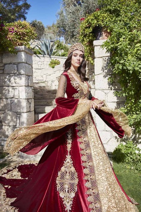 Turkish Wedding Dress, Red Kaftan, Wedding Dresses Hijab, Kaftan Set, Elegant Bridal Dress, Buy Wedding Dress Online, Turkey Wedding, Turkish Clothing, Turkish Wedding