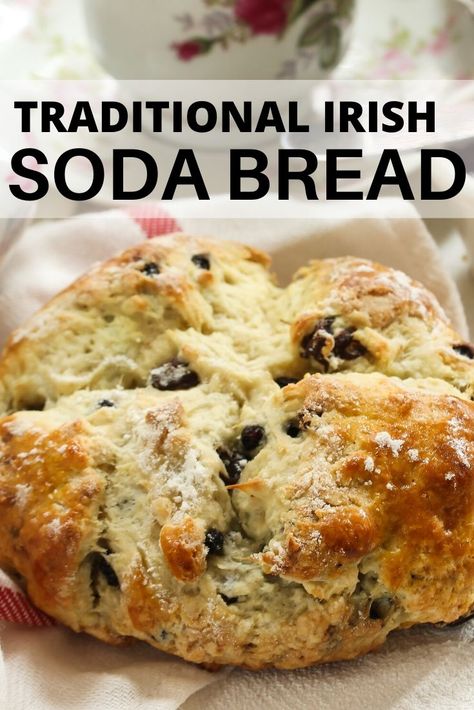 Irish Breads Traditional, Best Irish Soda Bread Recipe, Irish Soda Bread With Raisins, Irish Dishes Traditional, Irish Soda Bread Recipe Traditional, Moist Irish Soda Bread Recipe, Irish Soda Bread Easy, Soda Bread Recipes, Soda Bread With Raisins