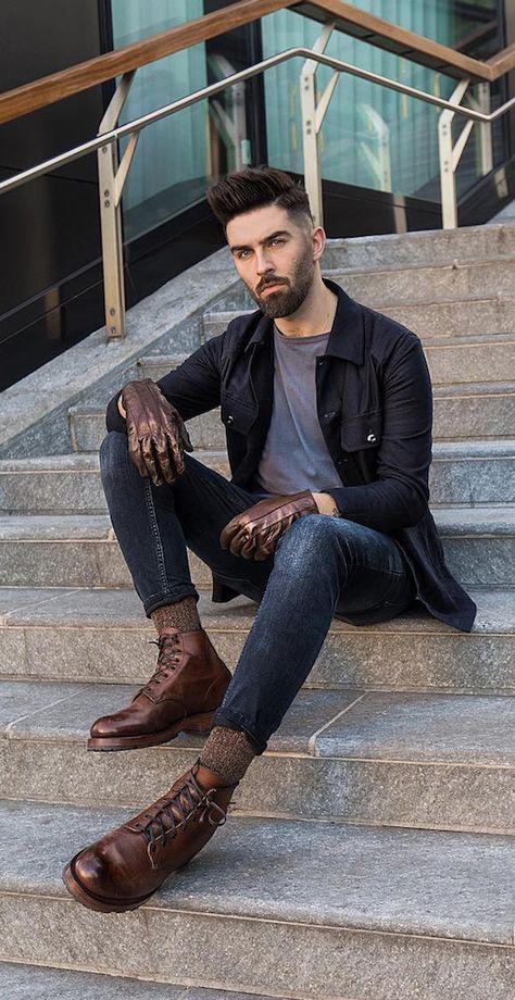 Winter Essentials For Men, Outfit Biker, Brown Boots Outfit, Boots Outfit Men, Fall Winter Essentials, Men's Gloves, Boots Outfits, Outfit Street, Mens Fashion Business